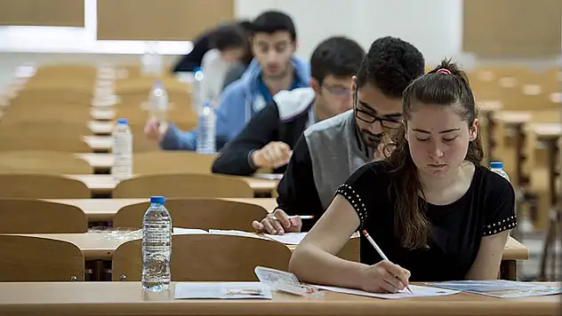 Türkiye Genelinde YKS'ye 3 Milyona Yakın Sınavzede Katıldı