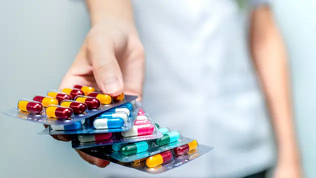 Türkiye'de Her 3 Reçeteden 1'i Antibiyotik!
