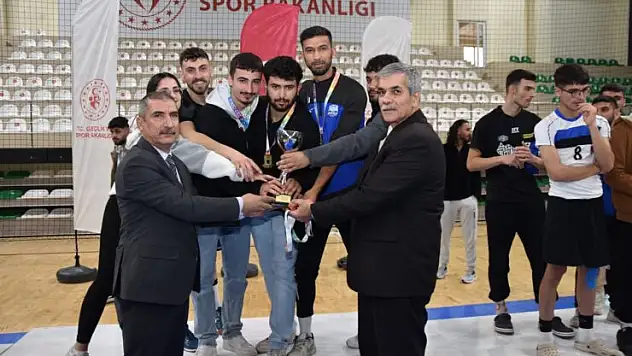 Ünilig Hentbol Bölgesel Lig Müsabakalarının Galibi Siirt Üniversitesi