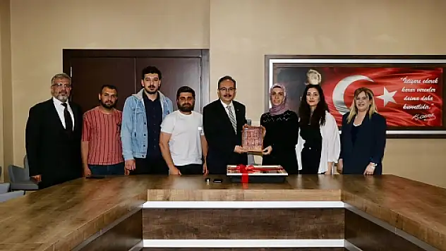 Ürdün'den Dönen Siirtli Gençlerden Vali Kızılkaya'ya Ziyaret