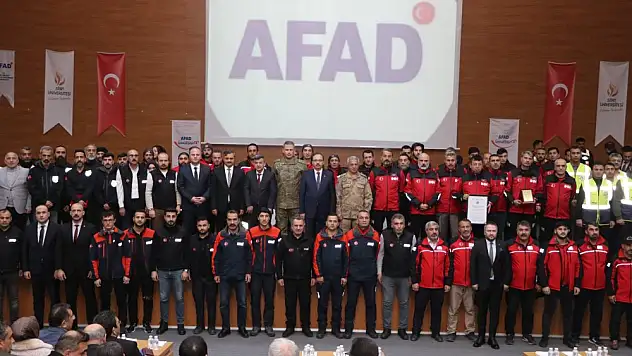 Vali Dr.Kemal Kızılkaya, AFAD Gönüllüleri İle Bir Araya Geldi