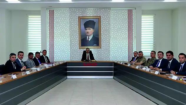 Vali Dr.Kemal Kızılkaya Başkanlığında Haziran Ayı Güvenlik ve Asayiş Bilgilendirme Toplantısı Gerçekleştirildi