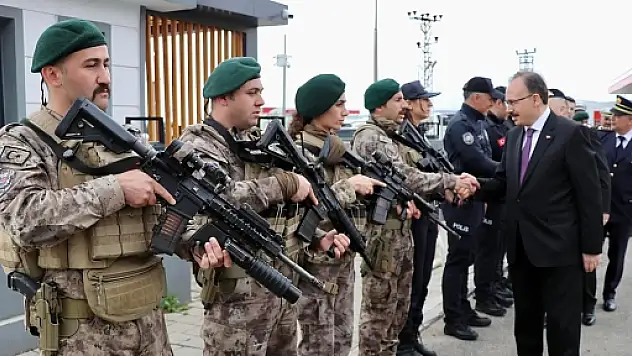 Vali Dr.Kemal Kızılkaya, Görev Başındaki Emniyet ve Jandarma Ekiplerini Ziyaret Etti
