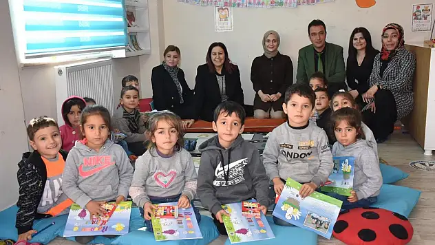 VALİ EŞİ GÜNEY HACIBEKTAŞOĞLU, OKUL ZİYARETLERİNDE ÖĞRENCİLERLE BULUŞTU