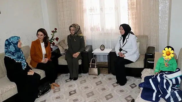 Vali Eşi Kızılkaya, Lösemi Hastası Muhammed'i Yalnız Bırakmadı