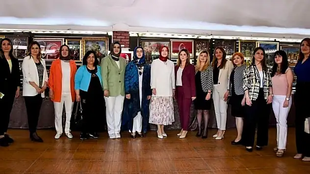 Vali Eşi Nurten Kızılkaya, Filografi ve Üç Boyutlu Kağıt Rolyef Kursunun Sergi Açılışını Gerçekleştirdi