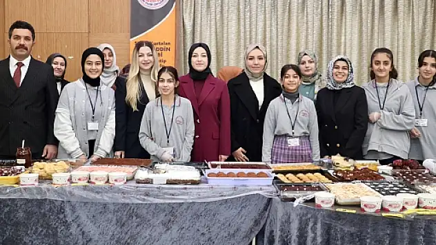 Vali Eşi Nurten Kızılkaya, İyilik Kermesine Katıldı