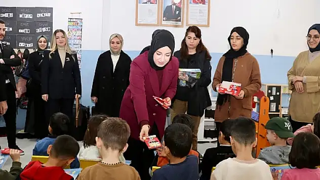 Vali Eşi Nurten Kızılkaya'dan Kurtalan Sümer Anaokulu'na Ziyaret
