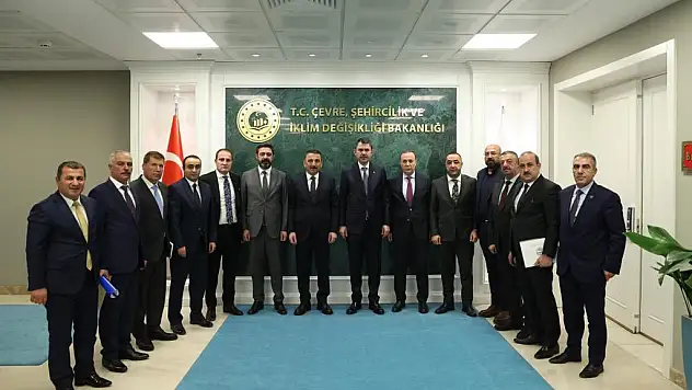 VALİ HACIBEKTAŞOĞLU BAŞKANLIĞINDAKİ SİİRT HEYETİ, BAKAN KURUM'U ZİYARET ETTİ