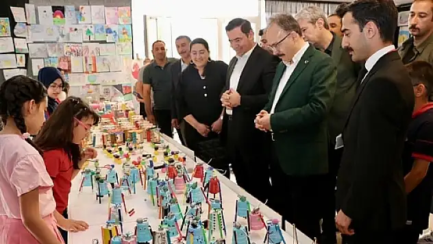 Vali Kızılkaya, Bahçeşehir Kolejinin 'Resim ve Stem Sergisi'ni Açılışını Yaptı