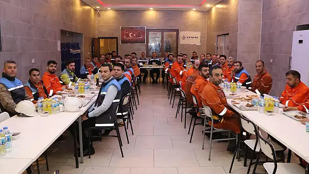Vali Kızılkaya, İftarda Maden İşçileriyle Bir Araya Geldi