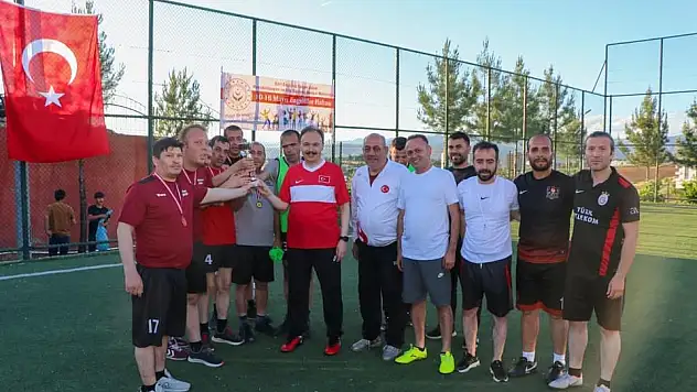 Vali Kızılkaya, Özel Bireylerle Futbol Oynadı