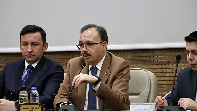 Vali Kızılkaya, Pervari ve Şirvan Muhtarlarıyla Bir Araya Geldi