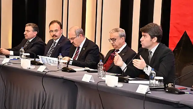 Vali Kızılkaya, Şanlıurfa'da 'Düzensiz Göçle Mücadele Bölge Koordinasyon Toplantısı'na Katıldı