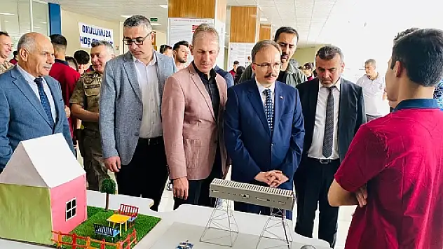 Vali Kızılkaya, Siirt Bilim Teknik Koleji'nin Bilim Fuarına Katıldı