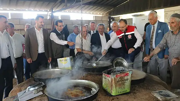 Vali Kızılkaya, Şirvan Ormanbağı Köyünde Pekmez Etkinliğine Katıldı