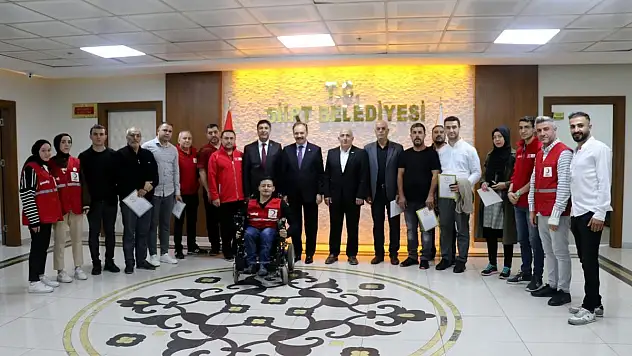 Vali Kızılkaya, Türk Kızılay'ı Kan Bağışçılarını Madalya İle Onurlandırdı