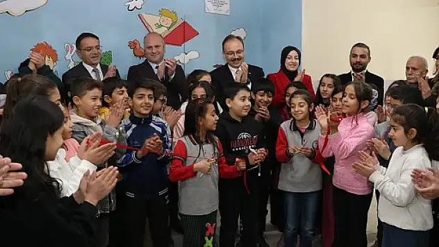 Vali Kızılkaya, Zenginleştirilmiş Kütüphanenin Açılışını Yaptı