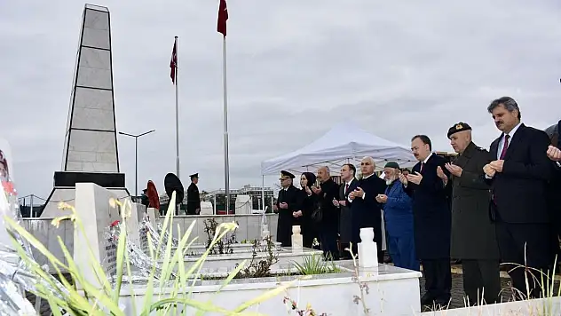 'Vurulup Tertemiz Alnından, Uzanmış Yatıyor, Bir Hilâl Uğruna, Yâ Rab, Ne Güneşler Batıyor!' Çanakkale Şehitlerini Bir Kez Daha Rahmet ve Minnetle Andık