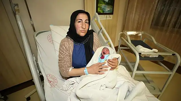 Yeni Yılın İlk Bebekleri
