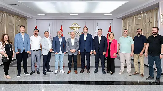 YEŞİLAY, AFET SONRASI REHABİLİTASYON SÜREÇLERİNDE DEPREM BÖLGESİNDE ÖNEMLİ BİR ROL ÜSTLENİYOR