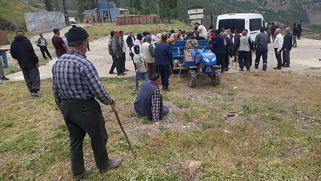 Yıldırım Çarpan Yaralı Kız Kurtarıldı
