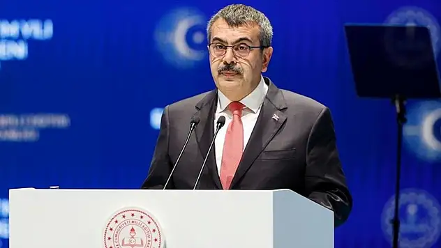 Zorunlu Lise Eğitimi 2 Yıla mı Düşüyor? Bakan Tekin'den Açıklama: 3 Farklı Model Masada