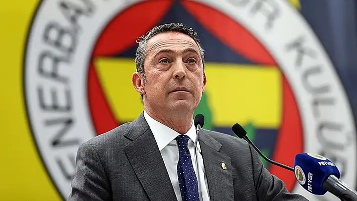 Fenerbahçe'nin Teklif Götürdüğü Futbolcu Futbolu Bırakıyor