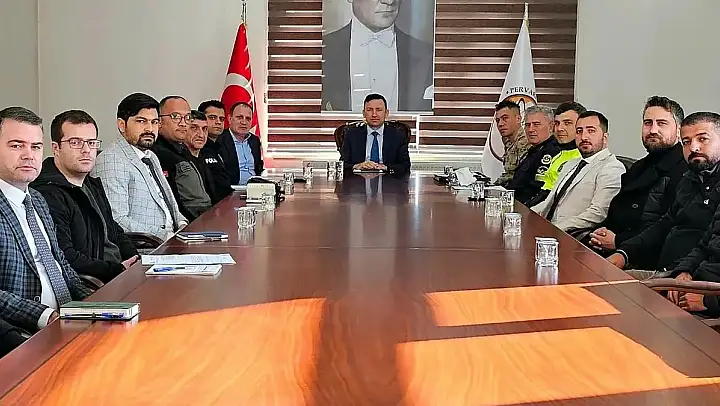 Pervari'de Kış Mevsiminde Trafik Güvenliği Toplantısı