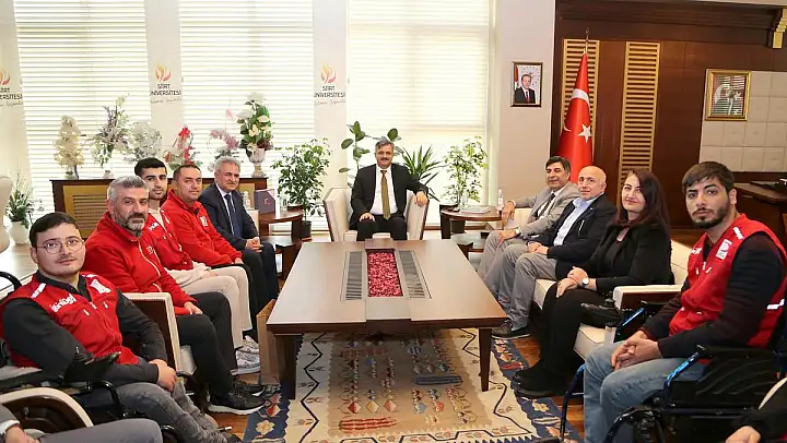 Siirt Kızılay Ekibinden Prof.Dr.Şındak'a Ziyaret