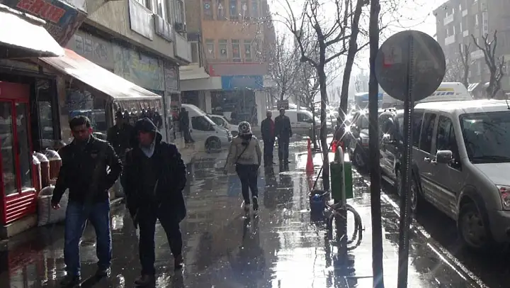 SİİRT'TE SICAKLIKLAR NORMALE DÖNERKEN, YAĞIŞLAR GERİ GELİYOR
