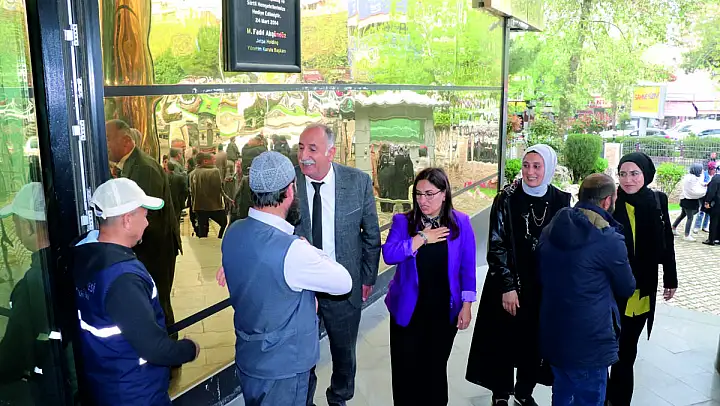 Yeni Başkanlar Tebrikleri Kabul Ediyor