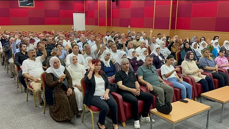 İHD Siirt Şubesi’nde Yeni Eşbaşkanlar Belirlendi