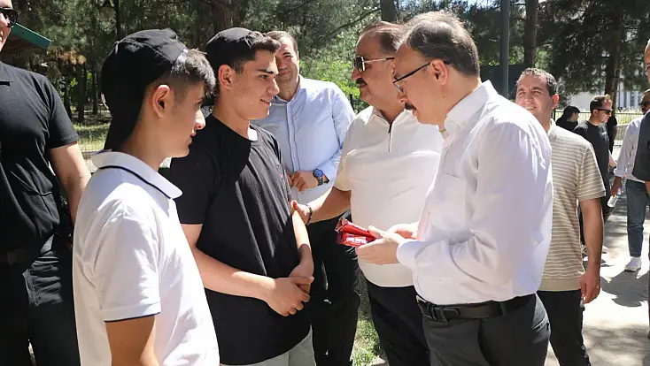 Vali Kızılkaya ve İl Özel İdaresi Başkanı Canpolat Gençlerle Buluştu