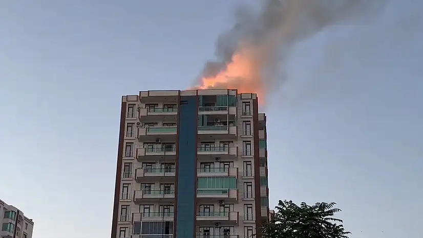 Diyarbakır'da 13 Katlı Binada Yangın: Mahsur Kalanlar Var