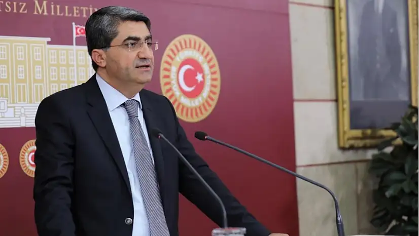 Ekmen: Rasim Ozan Kütahyalı'yı Feda Ederek Bu Bataklığı Gözden Kaçıramazsınız