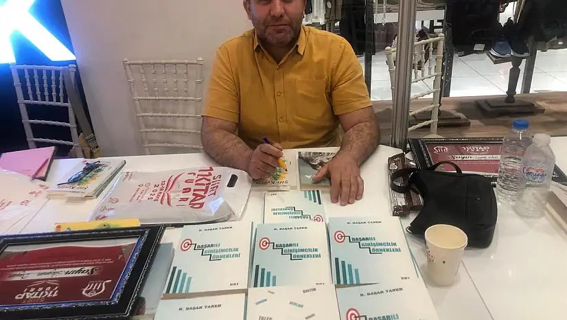 Hemşerimiz Taner Kitap Gelirini Gazze'ye Bağışladı