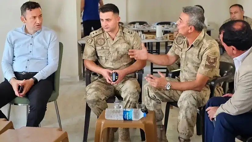Pervari Kaymakamı Ahmet Gülderen Sarıyaprak Köyü'nde Vatandaşlarla Buluştu