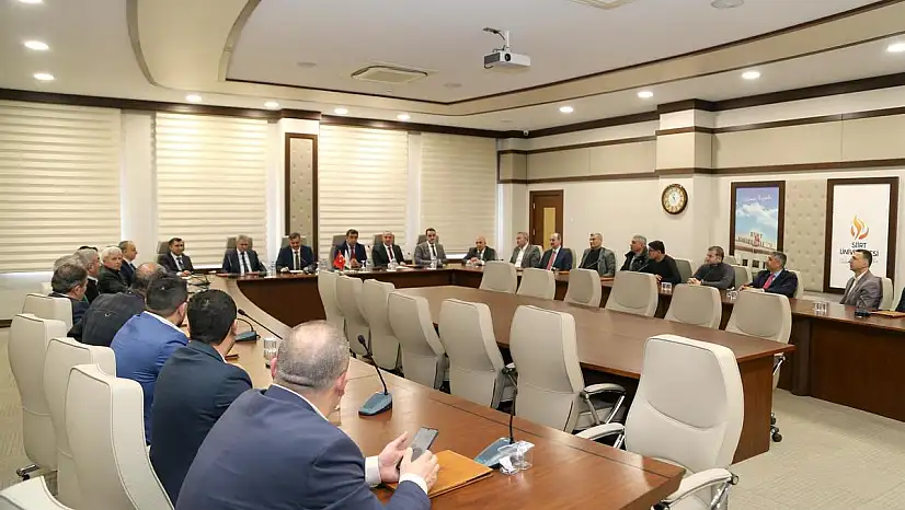 Rektör Prof.Dr.Nihat Şındak Birim Sekreterleri ile Toplantı Yaptı