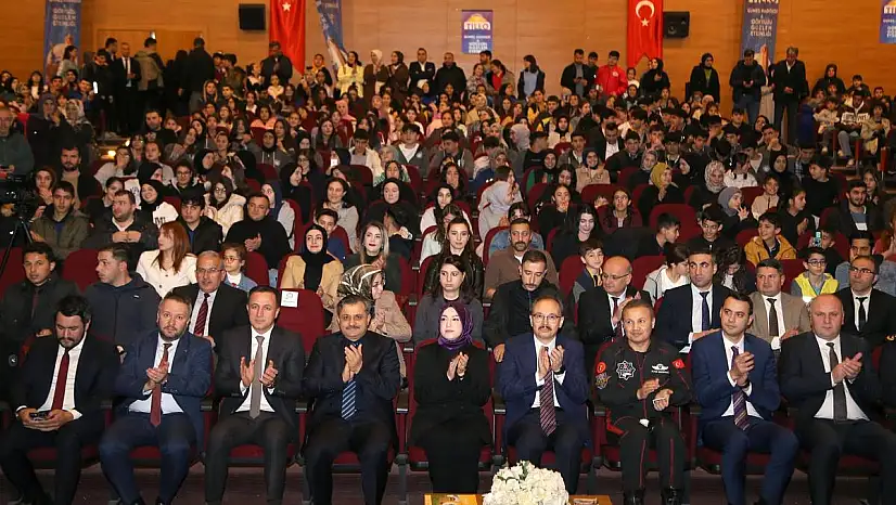 Rektör Prof. Dr. Şındak Alper Gezeravcı'nın Söyleşisine Katıldı