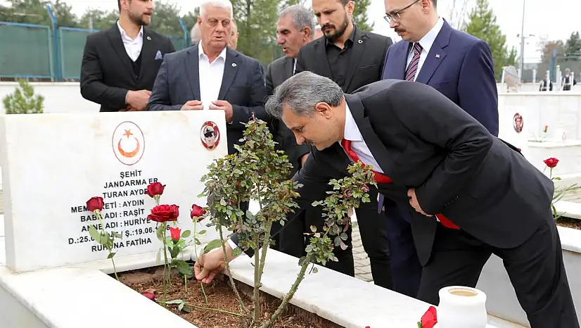 Rektör Şındak Çanakkale Zaferi ve Şehitleri Anma Günü Etkinliklerine Katıldı