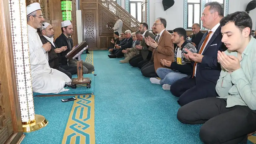 Siirt'te Aziz Şehitlerimiz İçin Mevlid Programı Düzenlendi