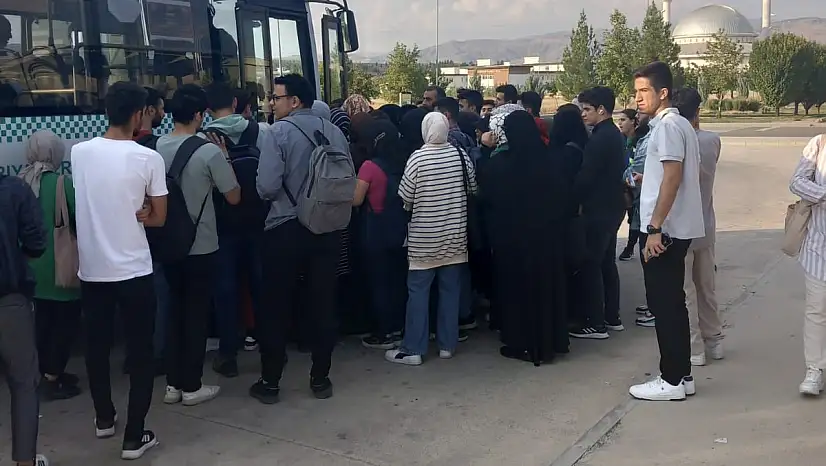 Siirt'te Üniversiteli Gençlerden, Sefer Sayılarının Artırılması Talebi