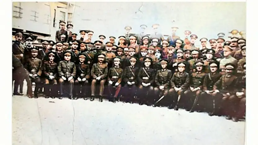 1925'te Siirt'e Tayin Olan Komutanların Hatıra Fotoğrafı Ortaya Çıktı!