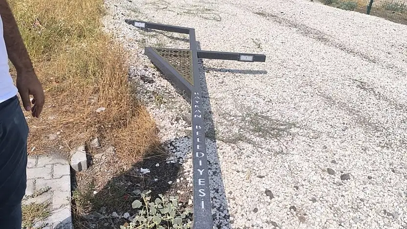 Baykan'da Parklara Zarar Verilmesi Tepki Çekti
