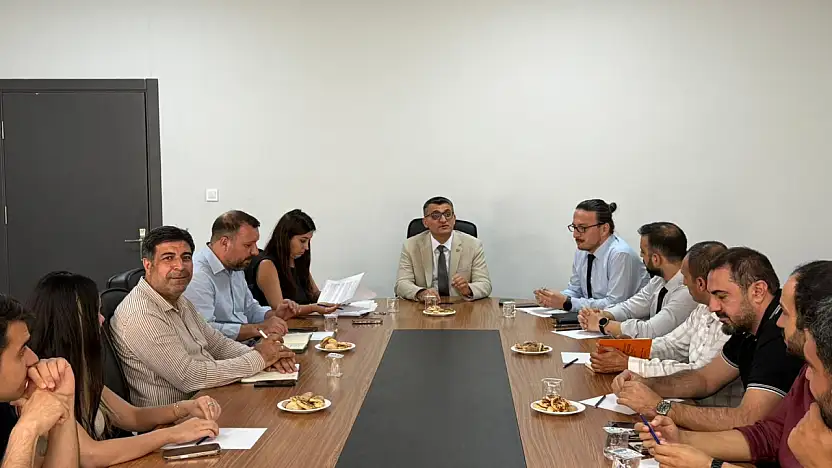 Siirt'te Sağlık Yönetimi Zirvesi: ''Sağlıkta Değişim ve Güç Birliği'' Adımı