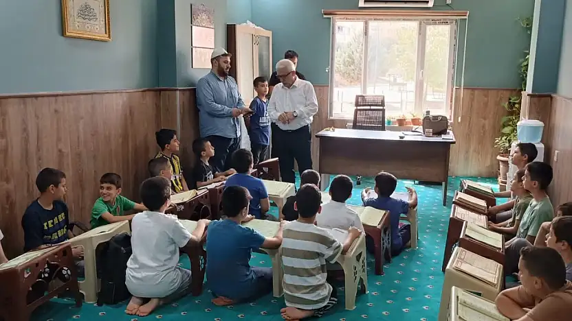 İl Müftüsü Pinal, Ensar Camii'ndeki Yaz Kur'an Kursu Öğrencileriyle Buluştu