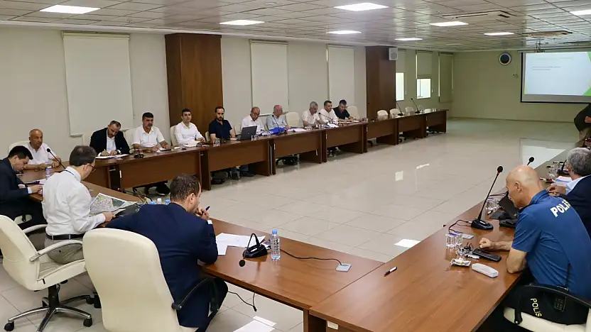 Siirt Belediyesi Mahallelerin Sorunlarını Masaya Yatırdı: Çözüm İçin Harekete Geçildi