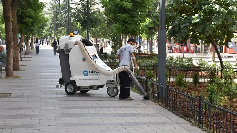 Siirt Belediyesi'nden Çevre Dostu Temizlik Hamlesi: Elektrikli Süpürgeler Hizmete Girdi