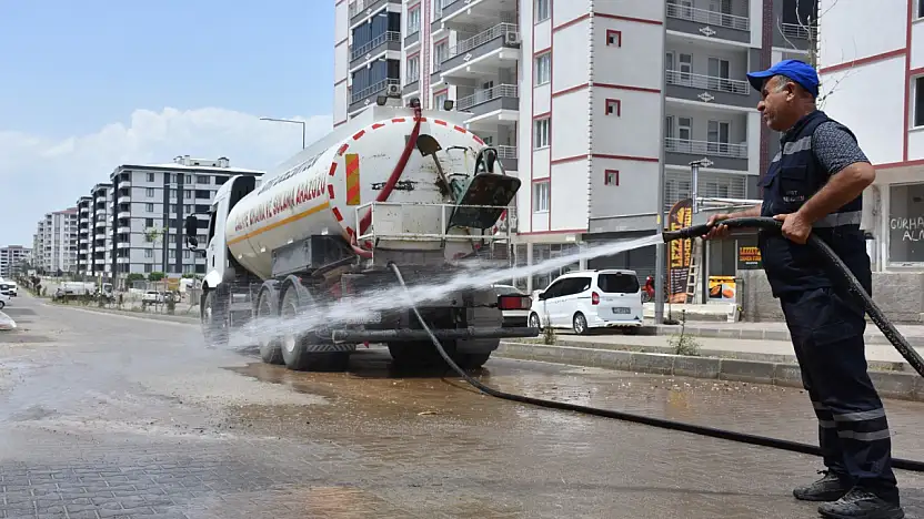 Siirt Belediyesi Yaz Öncesi Temizlik Çalışmalarına Hız Verdi